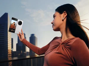 Is the New Ultra-Thin Oppo Foldable Smartphone Worth the Investment? - image 7