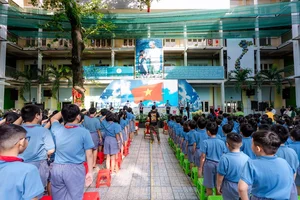 VIDEO: A Creative and Engaging History Lesson at Dinh Tien Hoang Primary School - image 1