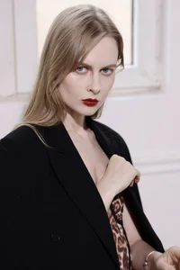 YiTuYu Art Language Vol.9448 Xin Le: Minimalist Portrait Series - image 7