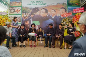Miss Thanh Thuy’s Emotional Meeting with Nu Village Residents in HCMC - image 14