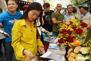 Miss Thanh Thuy’s Emotional Meeting with Nu Village Residents in HCMC - image 10