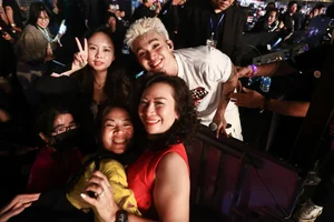 Emotional Highlights from Anh Trai Vuot Ngan Chong Gai Concert - image 12