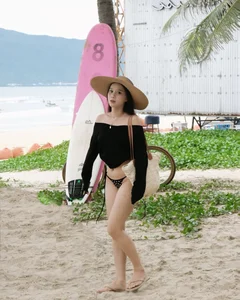 Quynh Anh Stuns in New Bikini Shoot, Sparking Social Media Buzz - image 5