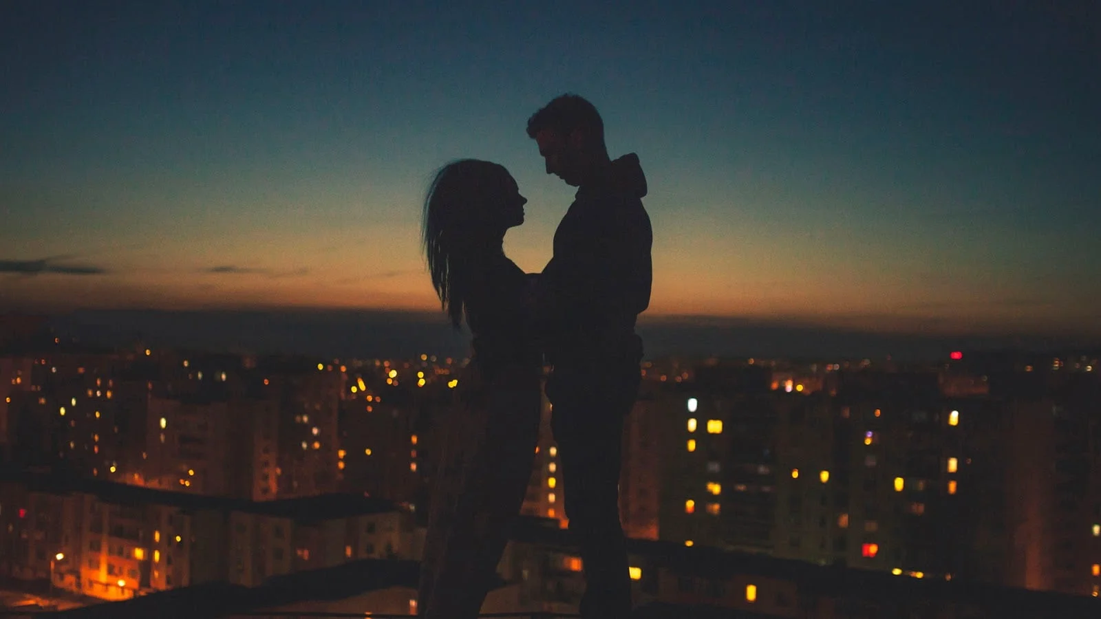 Romantic Couple Photography: Capturing Sweet and Timeless Love Stories