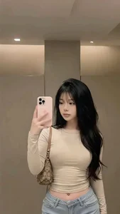 184 Plus Creative Mirror Selfie Ideas for Modern Aesthetic and Style - image 0