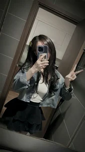 184 Plus Creative Mirror Selfie Ideas for Modern Aesthetic and Style - image 3