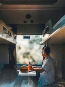 Vietnam's Reunification Express Named Among World's Most Beautiful Railway Journeys - image 2