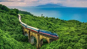 Vietnam's Reunification Express Named Among World's Most Beautiful Railway Journeys - image 1