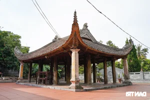 Discover Exquisite Stone Relics and Wooden Statues in a 700-Year-Old Pagoda - image 5
