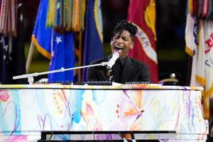 Star-Studded Celebrity Sightings at Super Bowl 2025 - image 8