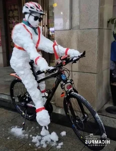 Hilariously Creepy and Unique Snowman Masterpieces That Will Blow Your Mind - image 8