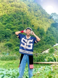 Meet Long Vu: Van Dung's Talented Son Shining in Prime-Time Drama - image 4