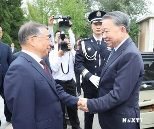General Secretary and President To Lam Visits Central Party School in China - image 4