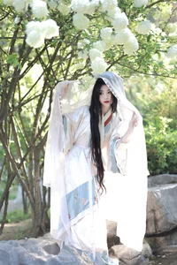 YiTuYu Art Language Vol.5970: The Graceful Artistry of Lan Yin Revealed - image 2