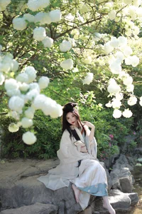 YiTuYu Art Language Vol.5970: The Graceful Artistry of Lan Yin Revealed - image 13