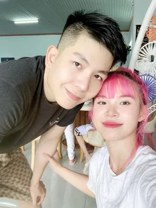 Stunning Portraits of Vietnamese Pop Star Khởi My: Vibrant Hair and Urban Chic Style - image 9