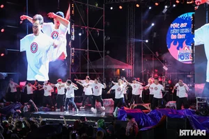 Thanh Lam and Quoc Trung Reunite on Stage: A Night of Music and Memories - image 11