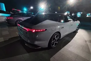 Lynk & Co 10 Official Debut: Breakthrough Ultra-Fast Charging from 0 to 80% in 5.5 Minutes - image 2