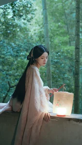 Exploring YiTuYu Art Language Vol.5640: The Captivating Presence of Zou Yu Tong in Modern Portraiture - image 13