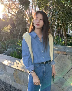 How to Style the Flattering White and Blue Color Combination - image 5