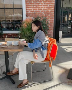 How to Style the Flattering White and Blue Color Combination - image 6