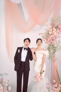 Anh Duc and Quynh Anh Share Romantic Pre-Wedding Photoshoot - image 0