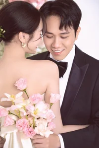 Anh Duc and Quynh Anh Share Romantic Pre-Wedding Photoshoot - image 5