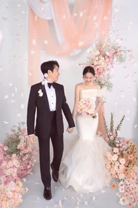 Anh Duc and Quynh Anh Share Romantic Pre-Wedding Photoshoot - image 3