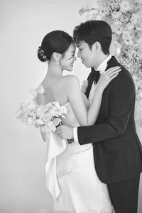 Anh Duc and Quynh Anh Share Romantic Pre-Wedding Photoshoot - image 4