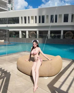 Võ Huỳnh Thanh Vân: Stunning Bikini Collection Showcasing Her Best Looks - image 19