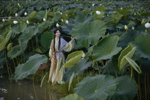 YiTuYu Art Language Vol.7323 Featuring Xiao Shu Pian Er Artistic Photography - image 18