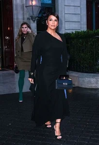 The Beckham Family Shines at Victoria Beckham’s Paris Fashion Week Show - image 4
