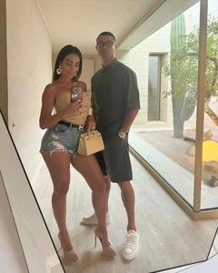 Georgina Rodriguez: The Stunning Style and Glamour of Ronaldo’s Partner - image 7