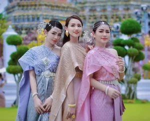 V-Biz Updates: NS Tu Long Behind the Scenes and Anh Duc’s New Wedding Date - image 1