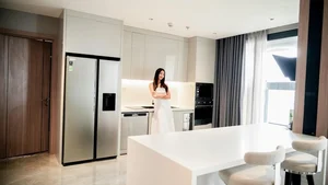 The Brilliant PhD Actress Owning a $900k West Lake Penthouse - image 4