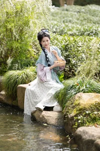 YiTuYu Art Language Vol. 6714: Creative Photography Showcase Featuring Model Cheng Zi Shu - image 27