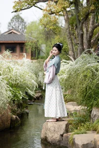 YiTuYu Art Language Vol. 6714: Creative Photography Showcase Featuring Model Cheng Zi Shu - image 35