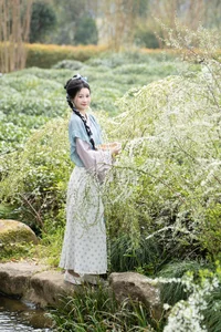 YiTuYu Art Language Vol. 6714: Creative Photography Showcase Featuring Model Cheng Zi Shu - image 4