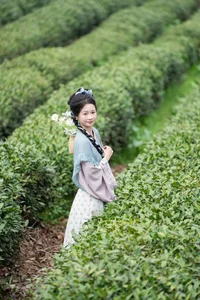 YiTuYu Art Language Vol. 6714: Creative Photography Showcase Featuring Model Cheng Zi Shu - image 19