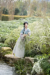 YiTuYu Art Language Vol. 6714: Creative Photography Showcase Featuring Model Cheng Zi Shu - image 3