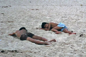 Rare and Nostalgic Photos of Nha Trang Beach in the Early 1990s - image 3