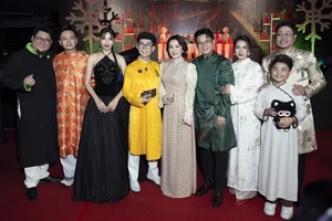 Quang Linh Vlogs and Stars Shine at Thuy Tien's Linh Mieu Movie Premiere - image 4