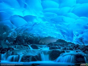 Surreal Beauty: Exploring the Most Famous Ice Caves in the United States - image 4