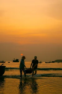 Sunrise at Long Thuy Fish Market: A Scenic Phu Yen Experience - image 7