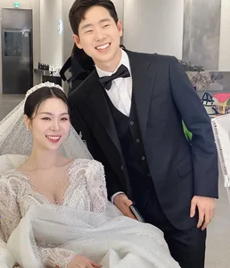 TikToker Huong Noi: The Beauty and Style Evolution Before and After Her Korean Wedding - image 7