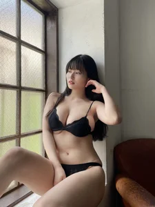 Spotlight on Japanese Idol Ichika 未梨一花: A Rising Star - image 8