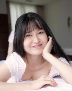 Spotlight on Japanese Idol Ichika 未梨一花: A Rising Star - image 4