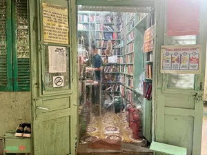 Mao Bookstore: A Hidden Sanctuary for Rare Books in the Heart of Hanoi - image 2