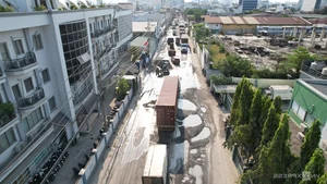 Infrastructure Challenges: Severe Potholes Plague Roads Near Ho Chi Minh City's Largest Export Zone - image 3