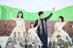 Miss Kieu Duy Transforms into an Ethereal Muse for Designer Nguyen Minh Cong - image 5